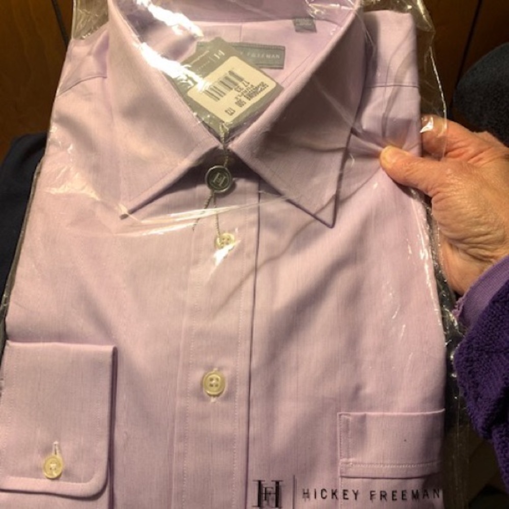 Men’s shirt by Hickey Freeman in size 17 33.